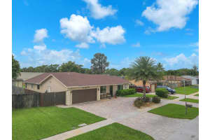 19379  Delaware Circle, Boca Raton, FL 33434 Sold 09/15/23