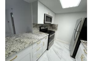 616  Executive Center Drive   102, West Palm Beach, FL 33401 Sold 10/02/23