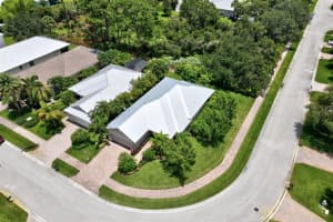 218  11th Square  SW, Vero Beach, FL 32962 Sold 09/01/23