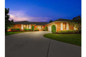 517 N Country Club Drive, Atlantis, FL 33462 Sold 09/13/23