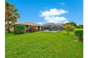 517 N Country Club Drive, Atlantis, FL 33462 Sold 09/13/23