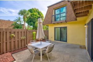 110 N Delaware Boulevard   19b, Jupiter, FL 33458 Sold 09/22/23
