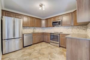 1538 N Lawnwood 4 Circle   4, Fort Pierce, FL 34950 Sold 09/26/23