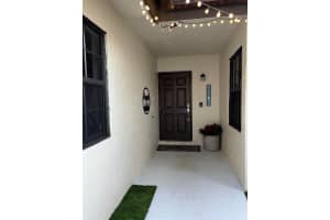 9  Columbia Court, Deerfield Beach, FL 33442 Sold 09/01/23