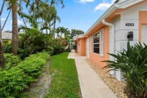 4253  Royal Oak Drive, Palm Beach Gardens, FL 33410 Sold 08/24/23