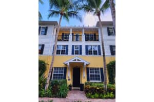 329 S Bromeliad, West Palm Beach, FL 33401 Sold 08/17/23
