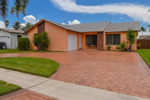 11719 NW 37th Street, Sunrise, FL 33323 Sold 08/17/23