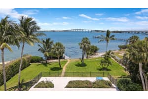 32 N Sewalls Point Road Road, Sewalls Point, FL 34996 Sold 09/25/23