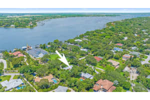 9  Mandalay Road, Sewalls Point, FL 34996 Sold 08/31/23