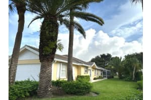 4241  Royal Oak Drive, Palm Beach Gardens, FL 33410 Sold 09/15/23
