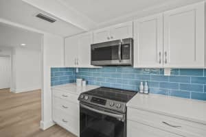 22  Colonial Club Drive   305, Boynton Beach, FL 33435 Sold 11/09/23