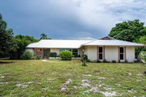 8233 SE Cumberland Circle, Hobe Sound, FL 33455 Sold 09/11/23