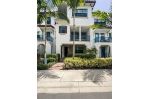 11528 SW 14th Street, Pembroke Pines, FL 33025 Sold 09/26/23