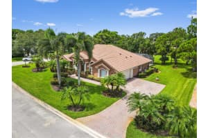 8216 SE Woodlake Lane, Hobe Sound, FL 33455 Sold 12/26/23
