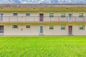 702  Lori Drive   187, Palm Springs, FL 33461 Sold 12/08/23