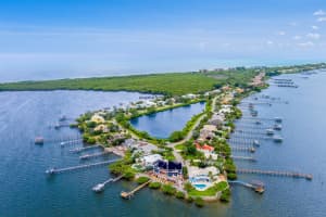 3950 NE Joes Point Road, Stuart, FL 34996 Sold 03/25/24
