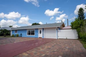 325  18th Avenue, Vero Beach, FL 32962 Sold 09/28/23