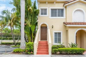 521  Bayfront Drive, Boynton Beach, FL 33435 Sold 09/08/23