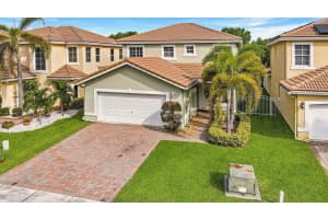 699  Perdido Heights Drive, West Palm Beach, FL 33413 Sold 10/17/23