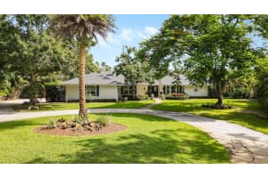 19980  Castlewood Drive, Jupiter, FL 33458 Sold 10/25/23
