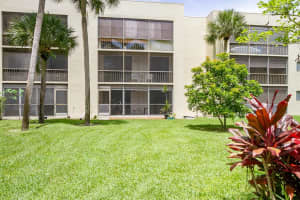 5160 Las Verdes Circle 108, Delray Beach, FL 33484 Sold 12/18/23