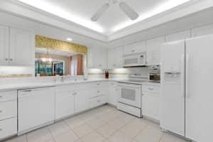 5152 SE Club Way 104, Stuart, FL 34997 Sold 10/05/23
