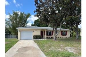 2275  4th Lane, Vero Beach, FL 32962 Sold 10/06/23