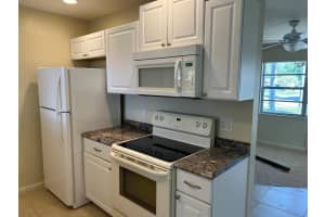 2275  4th Lane, Vero Beach, FL 32962 Sold 10/06/23