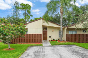 22543  Vistawood Way, Boca Raton, FL 33428 Sold 10/13/23