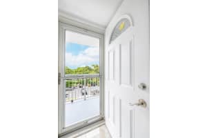 120  Royal Park Drive   4f, Oakland Park, FL 33309 Sold 10/06/23