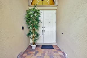 6655 SE Twin Oaks Circle, Stuart, FL 34997 Sold 09/25/23