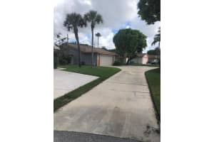 8  Cambridge Place, Boynton Beach, FL 33426 Sold 03/13/24