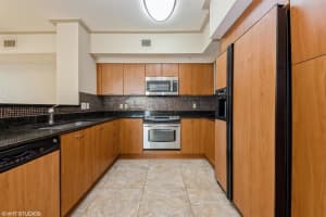 625  Casa Loma Boulevard   909, Boynton Beach, FL 33435 Sold 06/14/24