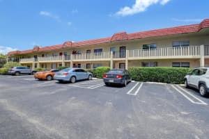 22 Abbey Lane 206, Delray Beach, FL 33446 Sold 11/14/23