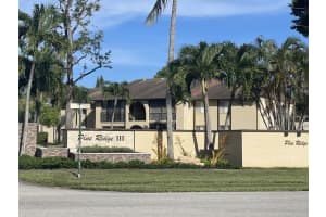 305 Pine Ridge Circle B-1, Greenacres, FL 33463 Sold 10/05/23