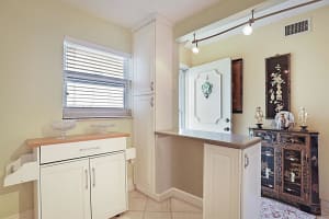 230 NE 26th Avenue 301, Boynton Beach, FL 33435 Sold 10/04/23