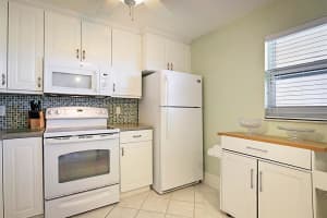 230 NE 26th Avenue 301, Boynton Beach, FL 33435 Sold 10/04/23