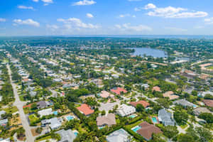 8 Bayview Terrace, Tequesta, FL 33469 Sold 03/19/24