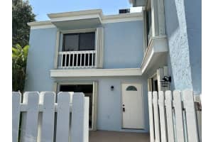 1010 NE 8th Avenue 10b, Delray Beach, FL 33483 Sold 09/01/23