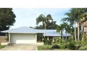 499 10th Court, Vero Beach, FL 32962 Sold 12/29/23