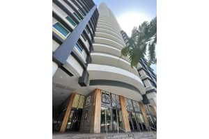 60 SW 13th Street 3219, Miami, FL 33130 Sold 09/06/23