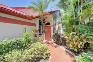 7865 Lexington Club Boulevard B, Delray Beach, FL 33446 Sold 09/18/23