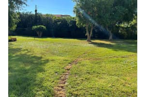 33 Colonial Club Drive 104, Boynton Beach, FL 33435 Sold 11/13/23