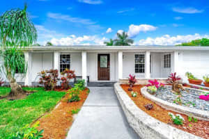 6933 Bayshore Drive, Lake Worth, FL 33462 Sold 12/15/23