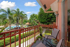 2010 Alta Meadows Lane 208, Delray Beach, FL 33444 Sold 10/02/23