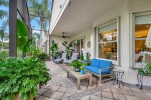 8820 Palm River Drive, Lake Worth Beach, FL 33467 Sold 10/03/23