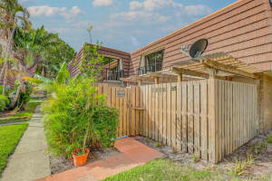 1206 12th Lane, Palm Beach Gardens, FL 33418 Sold 11/29/23