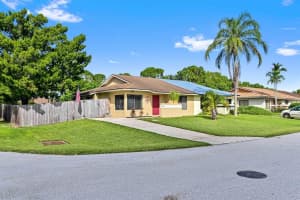 4560 SE Roaring Brook Way, Stuart, FL 34997 Sold 09/28/23
