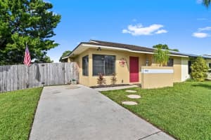 4560 SE Roaring Brook Way, Stuart, FL 34997 Sold 09/28/23