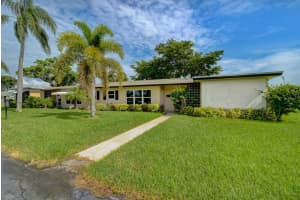 1027 South Drive C, Delray Beach, FL 33445 Sold 09/28/23
